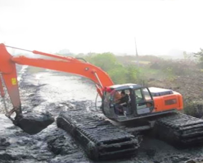 水、陸兩棲挖掘機